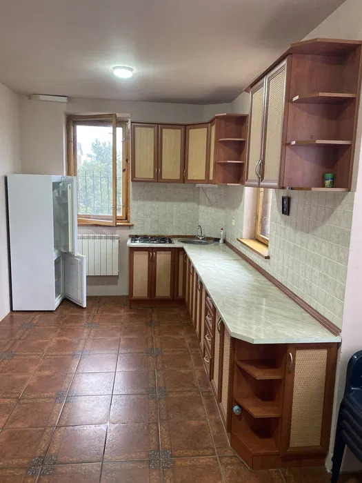Оренда будинку 300 м², Осокорська вул.