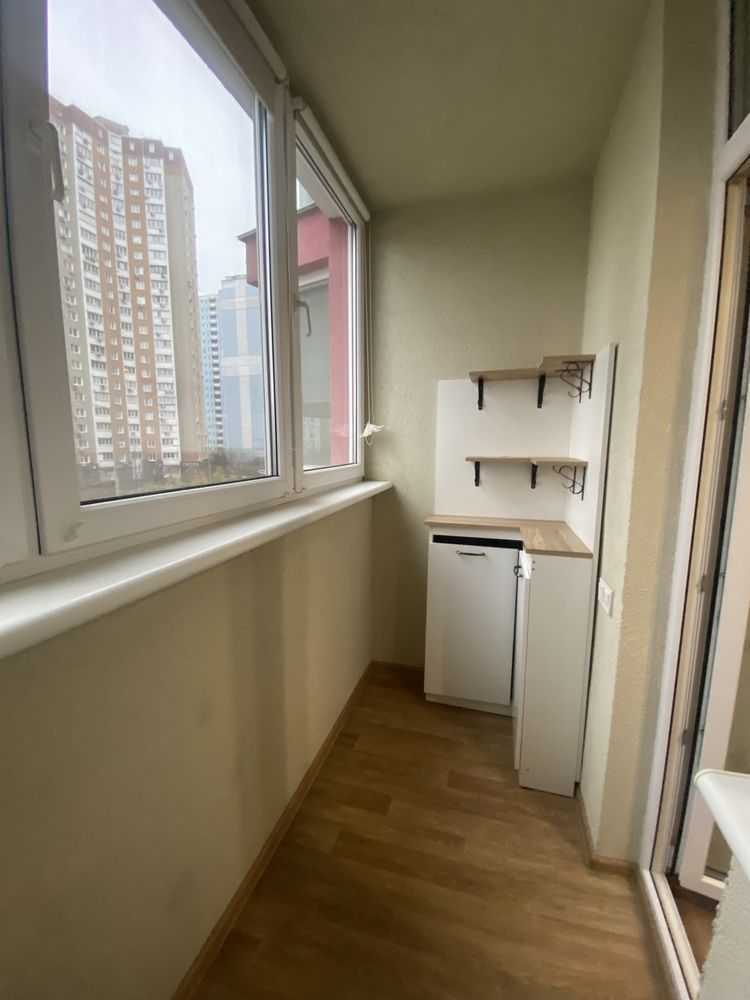 Продажа 1-комнатной квартиры 50 м², Михаила Котельникова ул., Драгоманова, 2