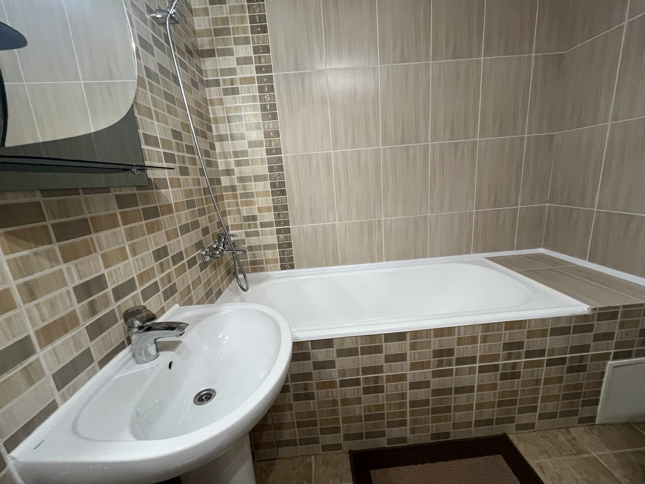 Аренда 1-комнатной квартиры 44 м², Верховинная ул., 35