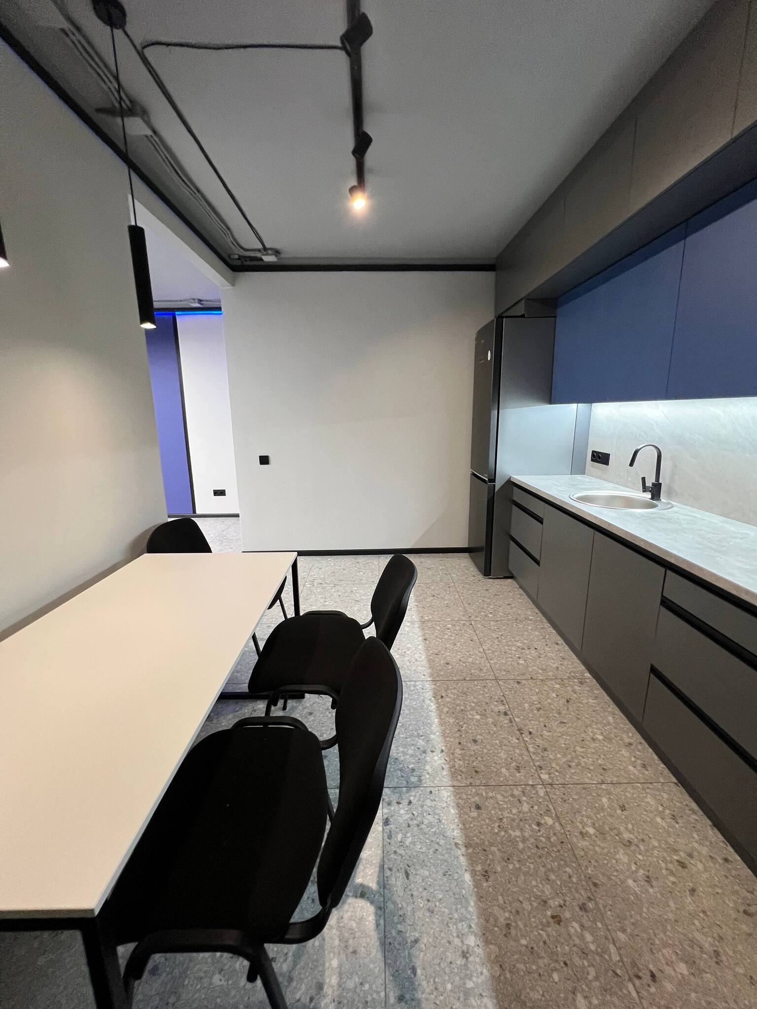 Оренда офісу 100 м², Героїв Крут вул., 8