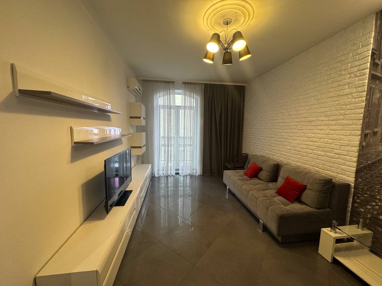 Оренда 2-кімнатної квартири 65 м², Рогнединська вул., 5/14