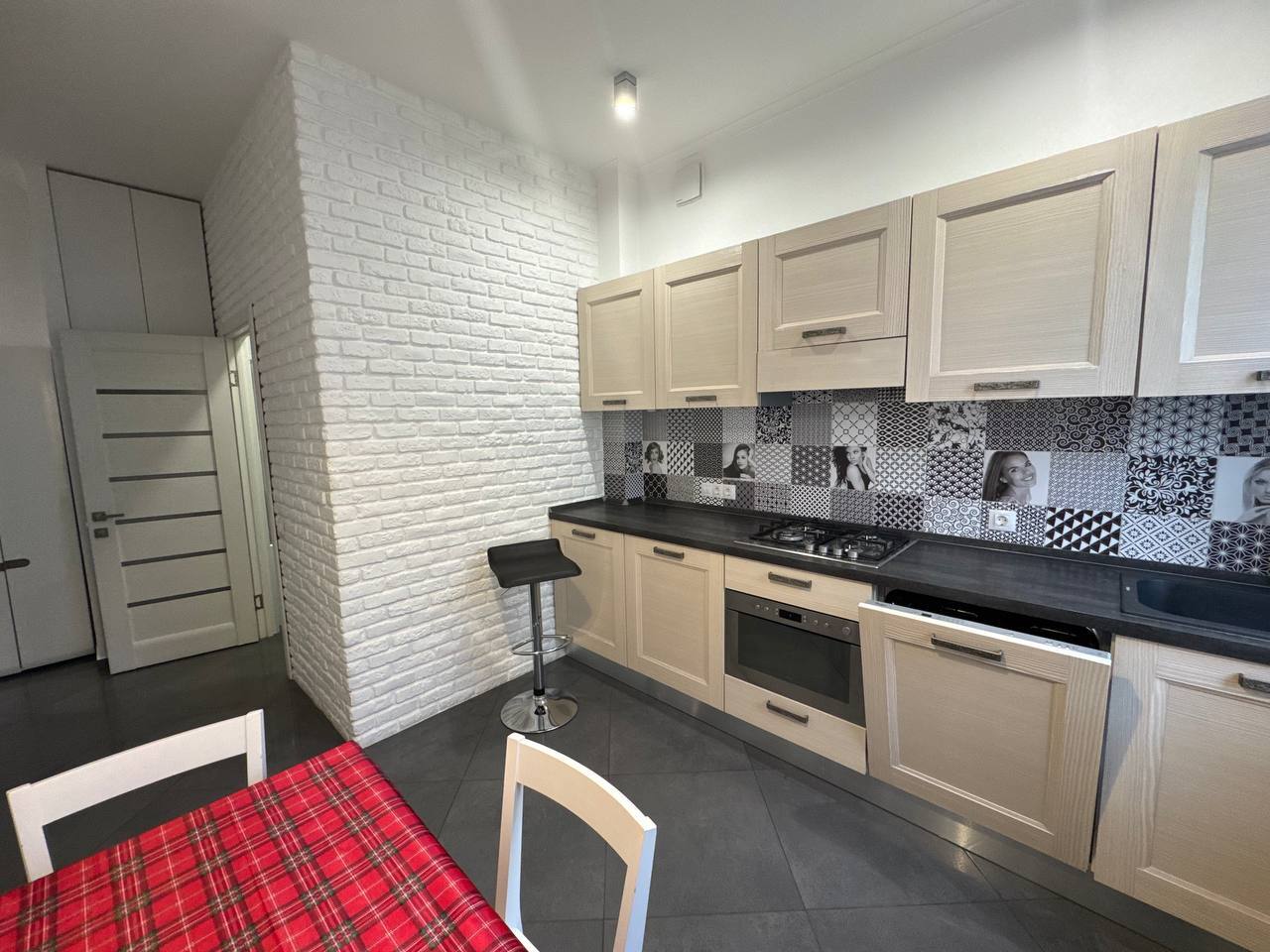 Оренда 2-кімнатної квартири 65 м², Рогнединська вул., 5/14