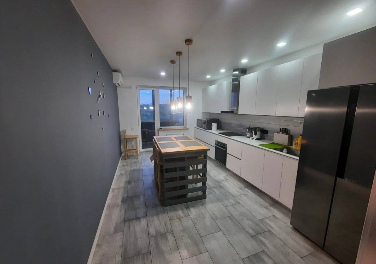 Аренда 3-комнатной квартиры 107 м², Петропавловская ул., 50Б