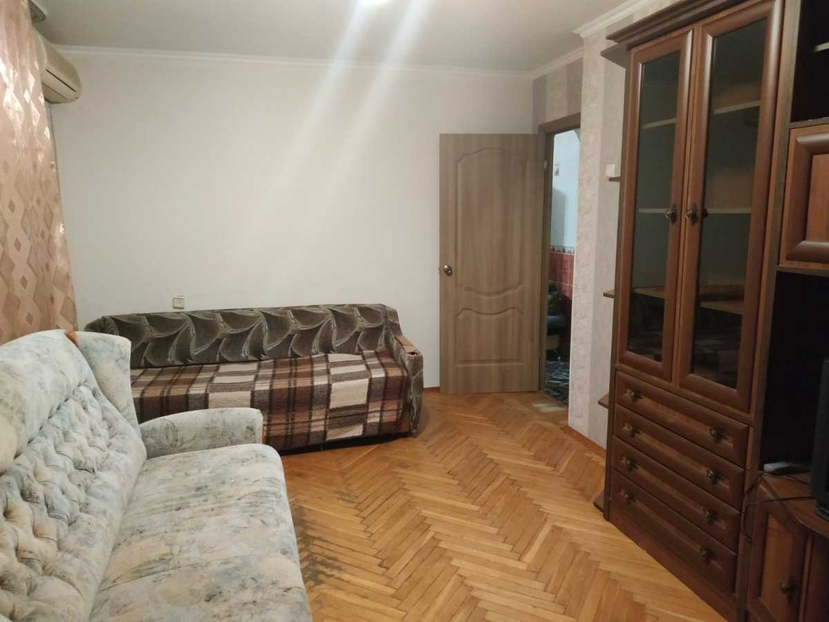 Продажа 3-комнатной квартиры 58.2 м², Зодчих ул., 78