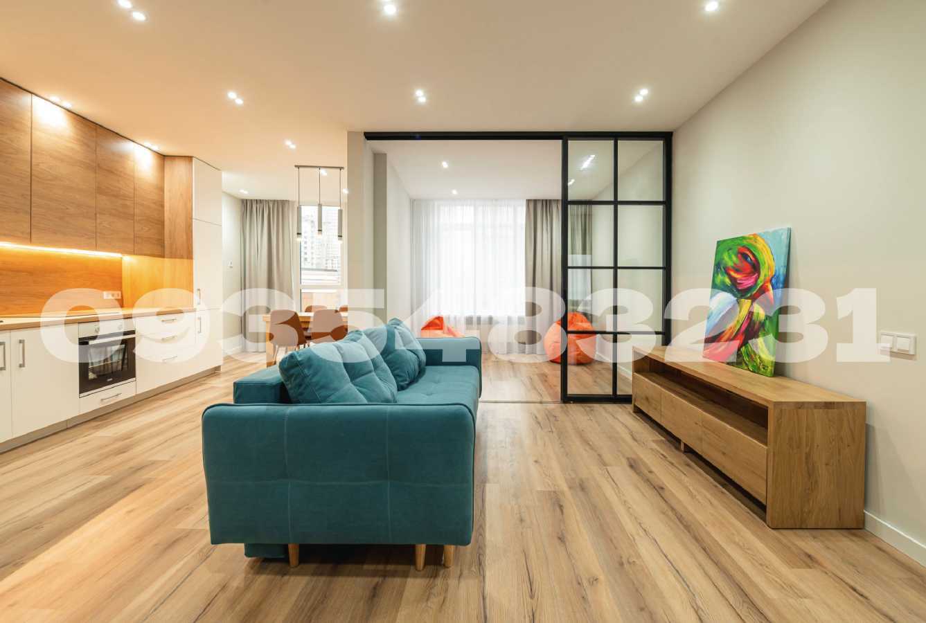 Продажа 2-комнатной квартиры 70 м², Глубочицкая ул., 13-5