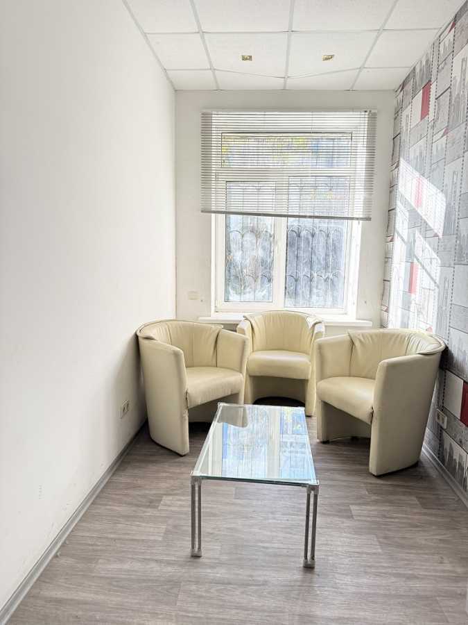 Оренда офісу 83 м², Дмитрівська вул., 35