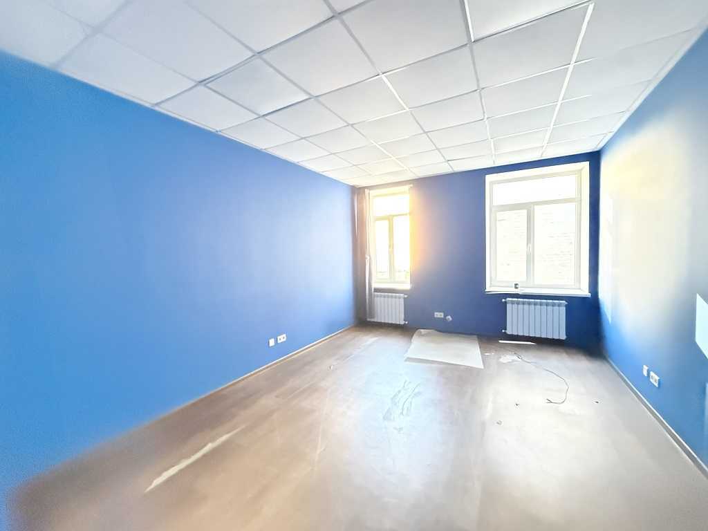 Оренда офісу 83 м², Дмитрівська вул., 35