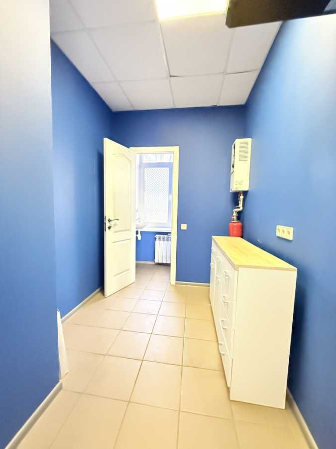 Оренда офісу 83 м², Дмитрівська вул., 35