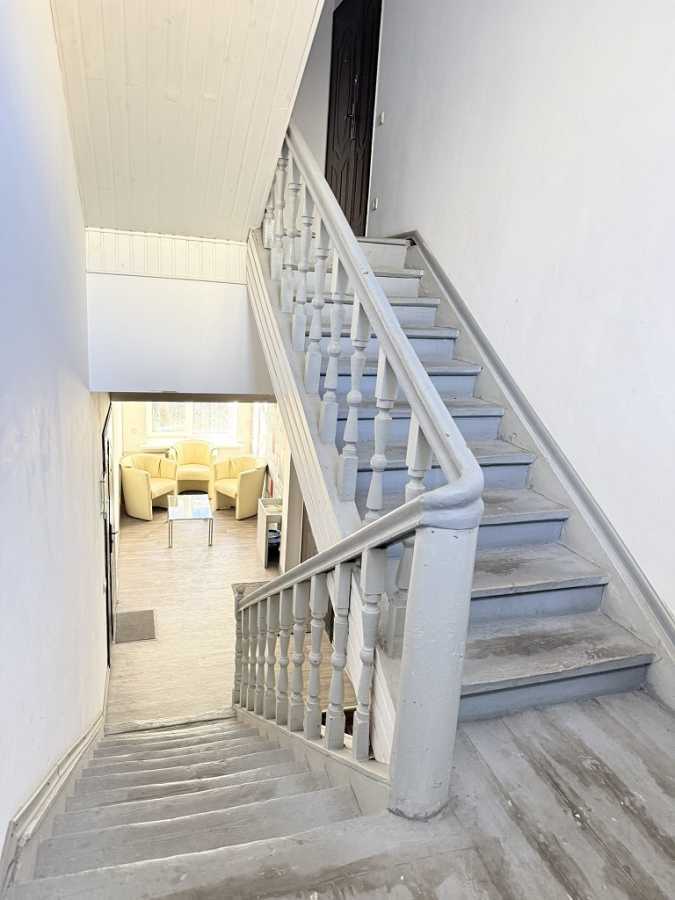 Оренда офісу 83 м², Дмитрівська вул., 35