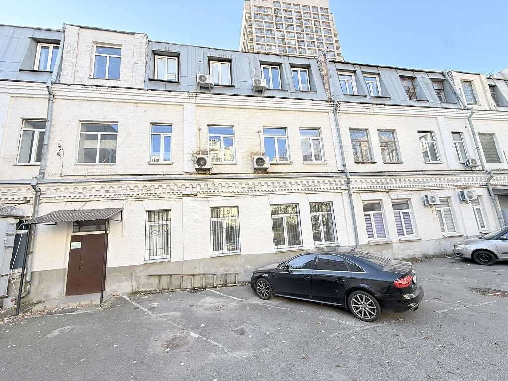 Оренда офісу 83 м², Дмитрівська вул., 35