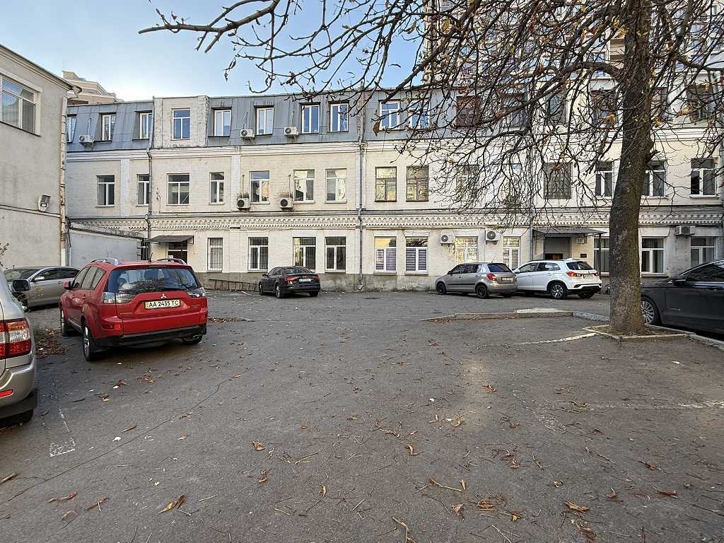 Оренда офісу 83 м², Дмитрівська вул., 35