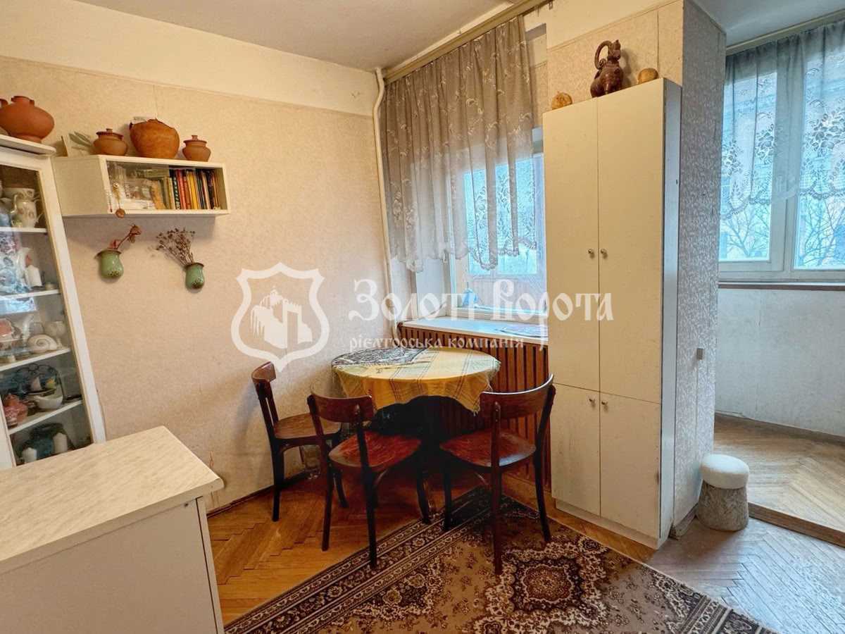 Продаж 4-кімнатної квартири 103 м², Богдана Хмельницького вул., 39