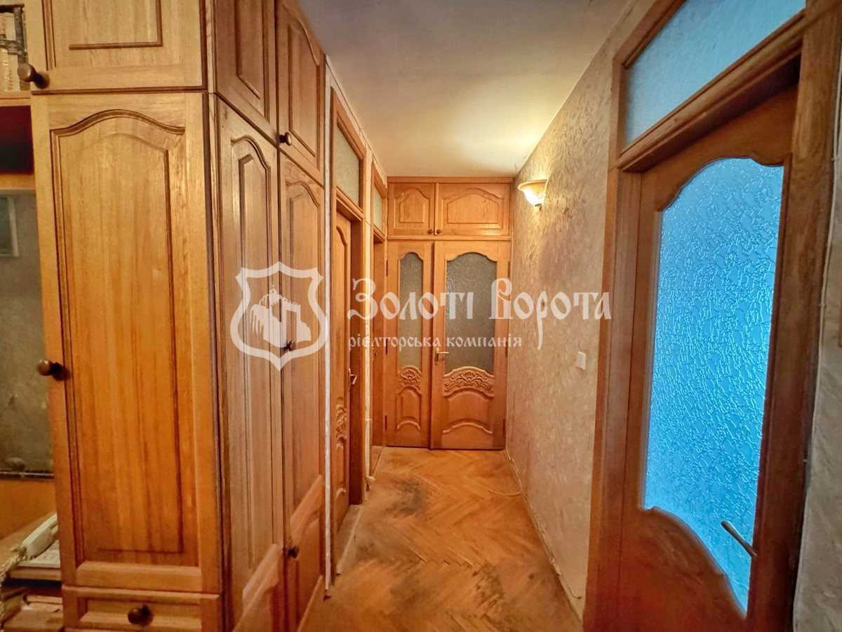Продаж 4-кімнатної квартири 103 м², Богдана Хмельницького вул., 39