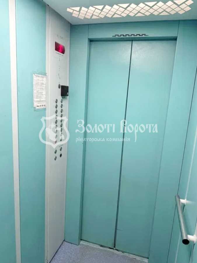 Продаж 4-кімнатної квартири 103 м², Богдана Хмельницького вул., 39