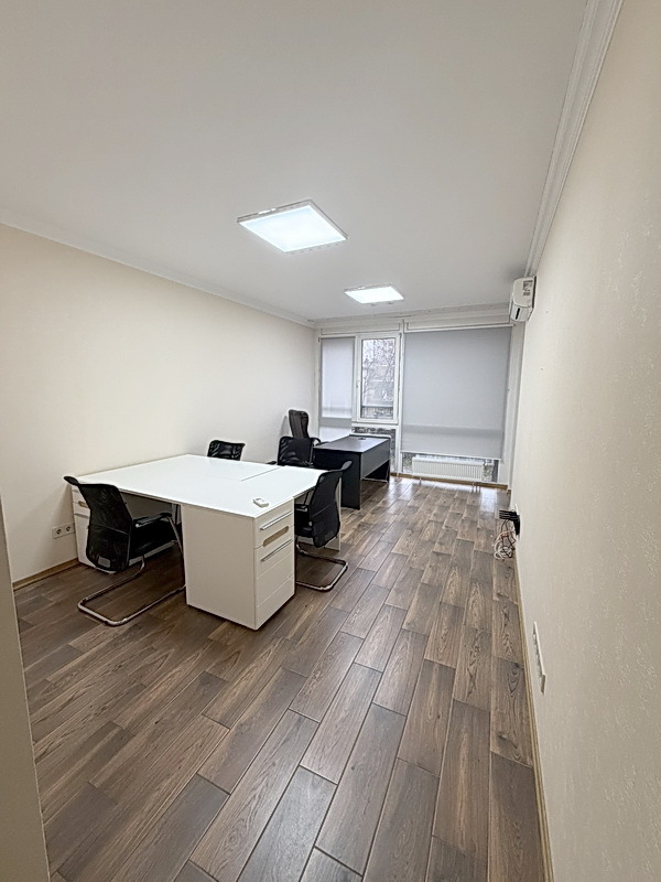 Оренда офісу 52 м², Золотоустівська вул., 34