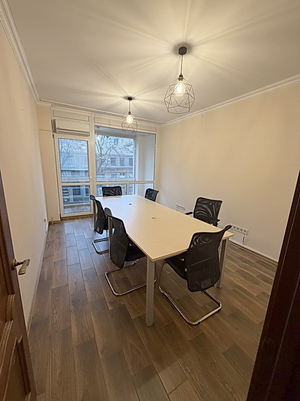 Оренда офісу 52 м², Золотоустівська вул., 34