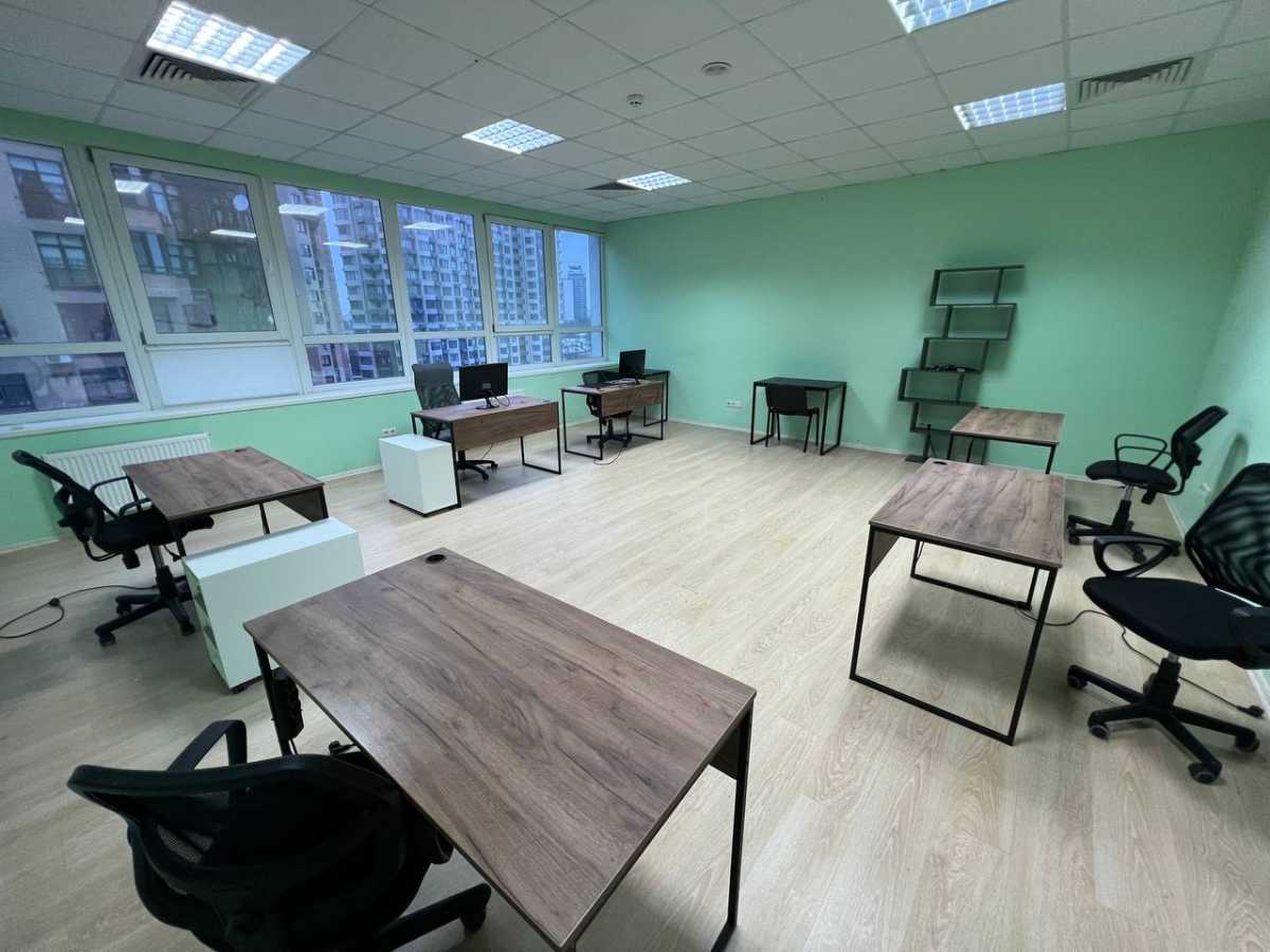 Оренда офісу 50 м², Євгена Коновальця вул., 36д