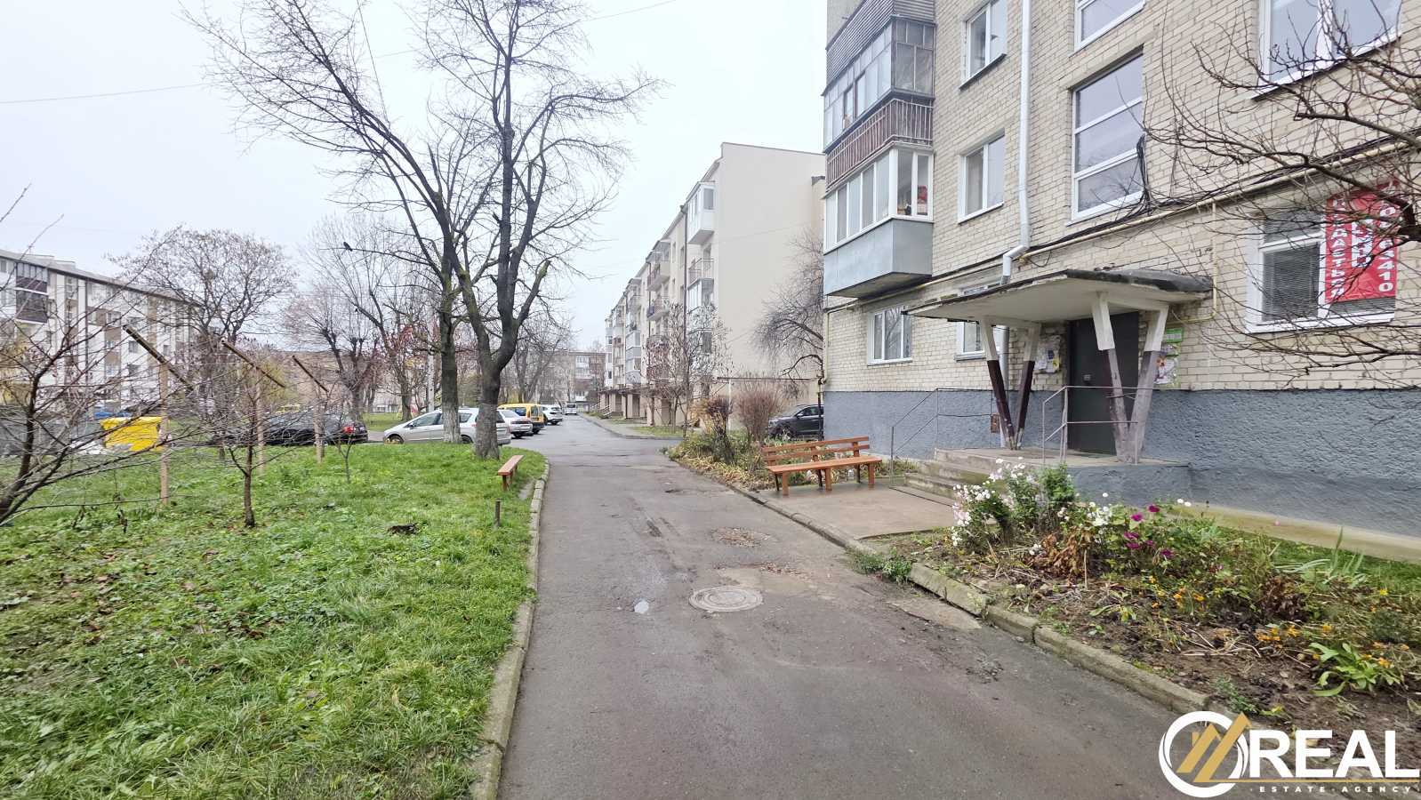Продажа 3-комнатной квартиры 59.5 м², Возрождения просп., 8А