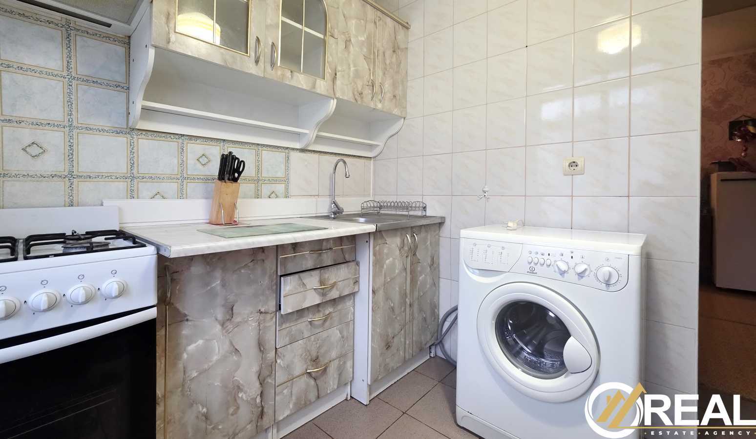 Продажа 3-комнатной квартиры 59.5 м², Возрождения просп., 8А