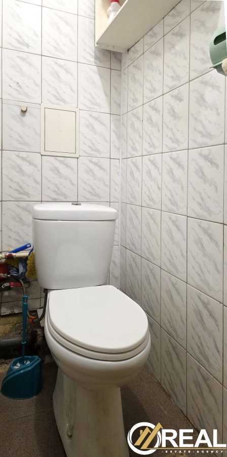 Продажа 3-комнатной квартиры 59.5 м², Возрождения просп., 8А