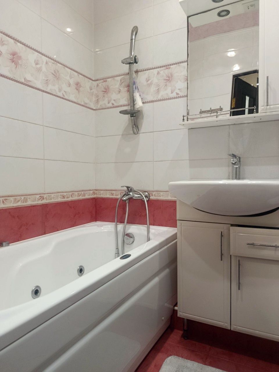 Продажа 3-комнатной квартиры 64 м², Слобожанский просп., 115