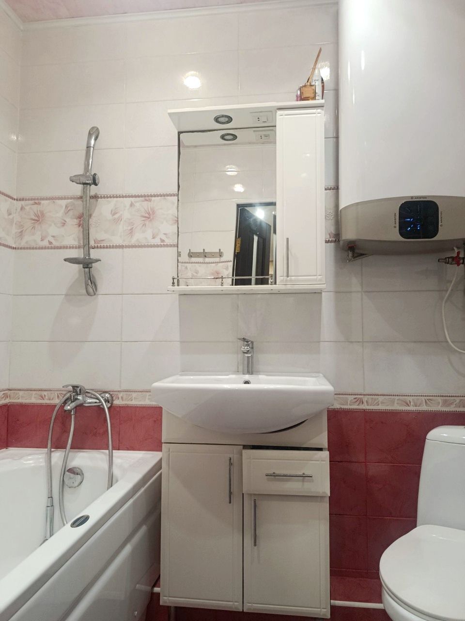 Продажа 3-комнатной квартиры 64 м², Слобожанский просп., 115