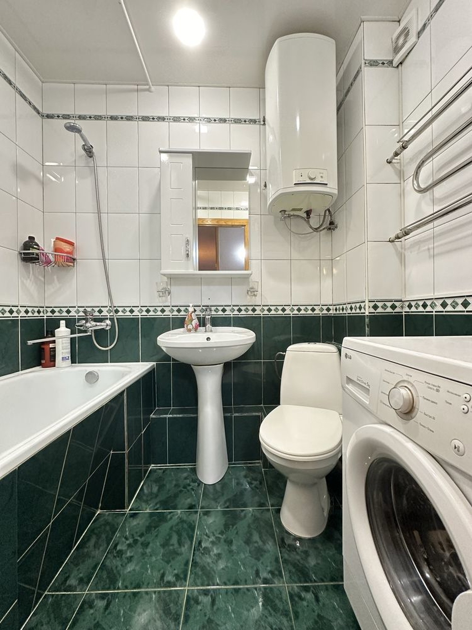 Продажа 3-комнатной квартиры 70 м², Осенняя ул., 13