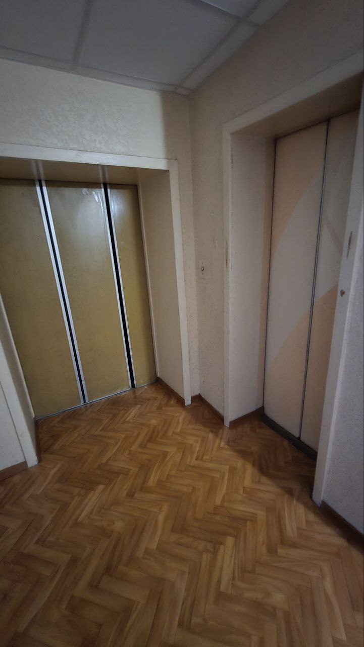 Продаж 3-кімнатної квартири 100 м², Дмитрія Кедрина вул.