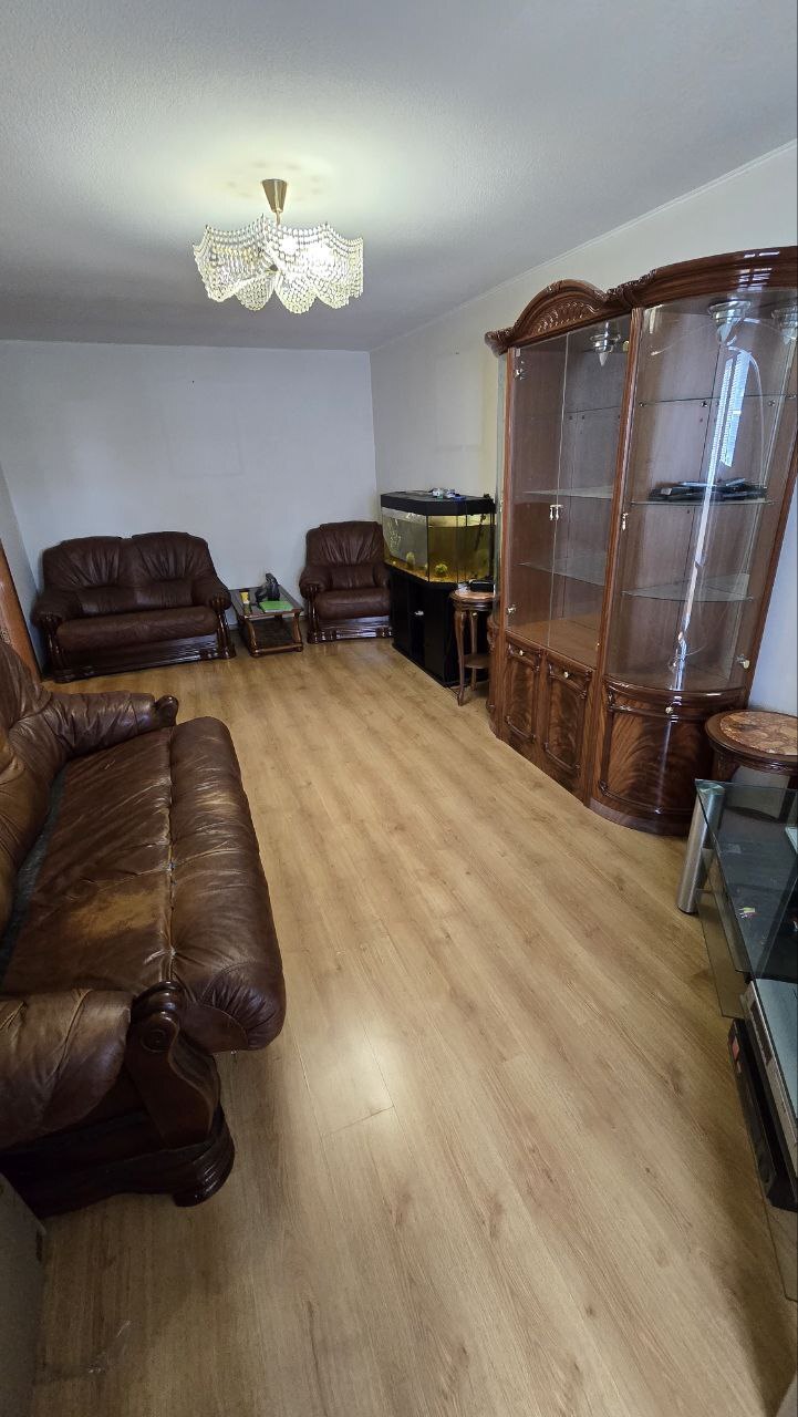 Продаж 3-кімнатної квартири 100 м², Дмитрія Кедрина вул.