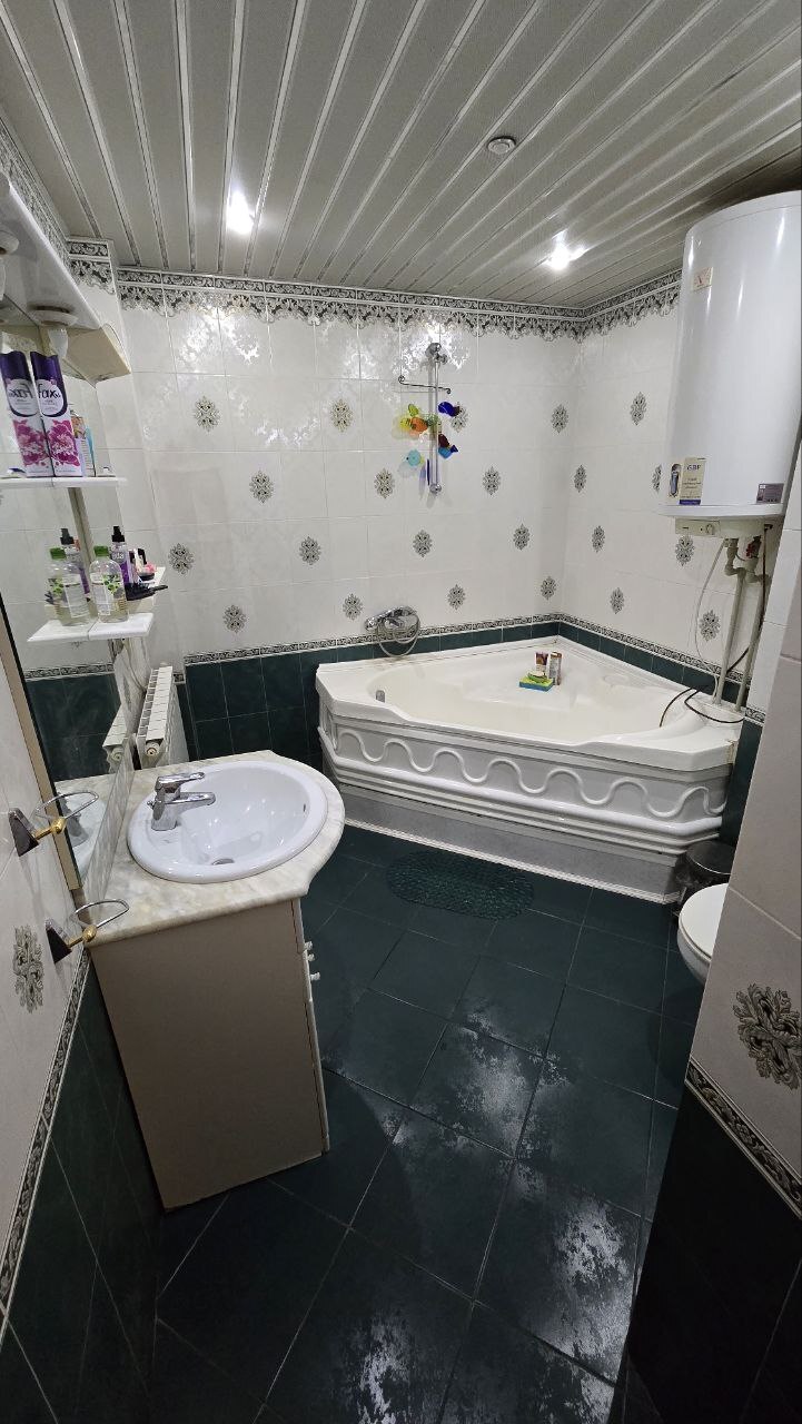 Продаж 3-кімнатної квартири 100 м², Дмитрія Кедрина вул.