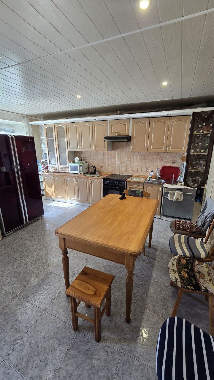 Продаж 3-кімнатної квартири 100 м², Дмитрія Кедрина вул.