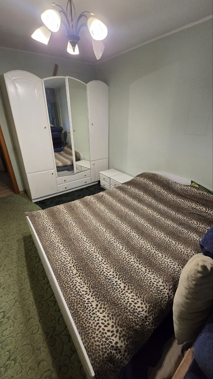 Продаж 3-кімнатної квартири 100 м², Дмитрія Кедрина вул.