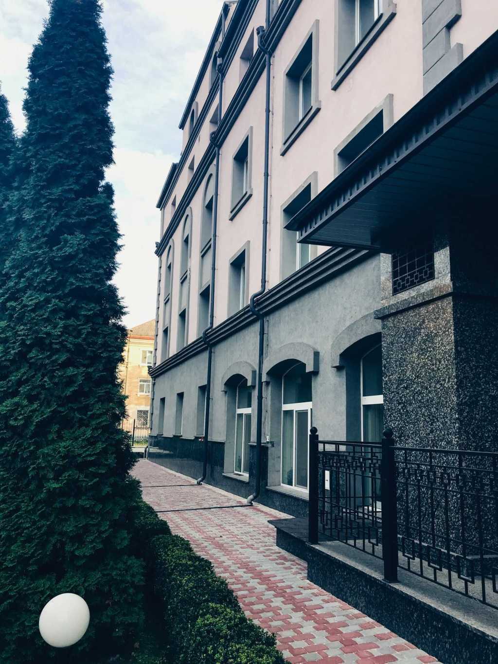 Продаж офісу 3925.9 м², Очаківська вул., 5/6