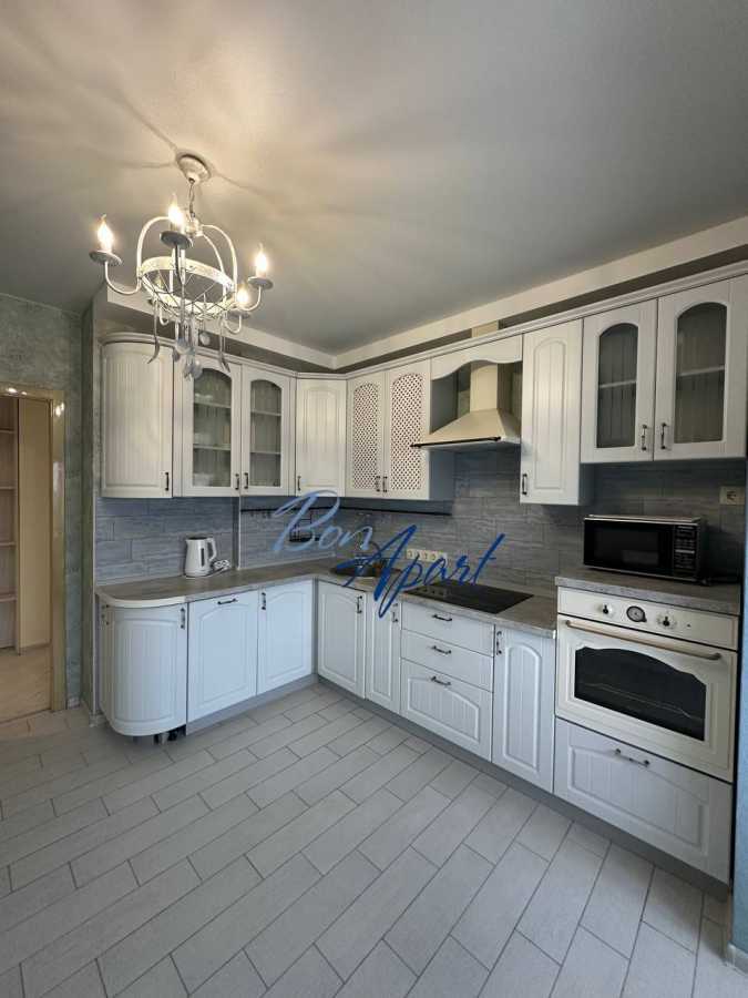 Аренда 3-комнатной квартиры 94 м², Моторный пер., 9