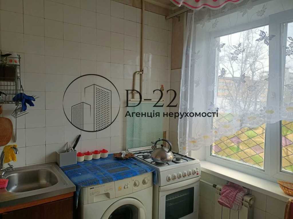Продаж 3-кімнатної квартири 70.7 м², Йорданська вул., 24