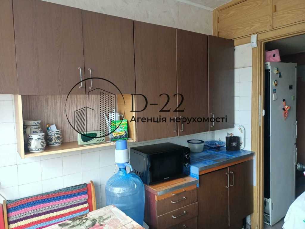Продаж 3-кімнатної квартири 70.7 м², Йорданська вул., 24