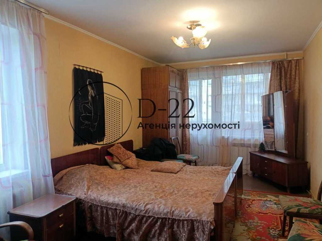 Продаж 3-кімнатної квартири 70.7 м², Йорданська вул., 24