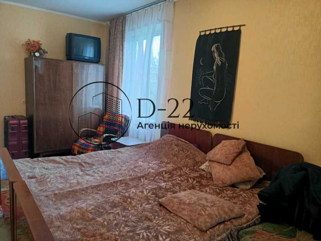 Продаж 3-кімнатної квартири 70.7 м², Йорданська вул., 24