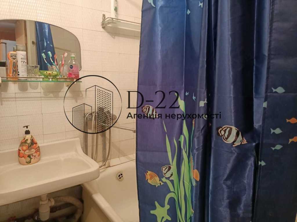 Продаж 3-кімнатної квартири 70.7 м², Йорданська вул., 24