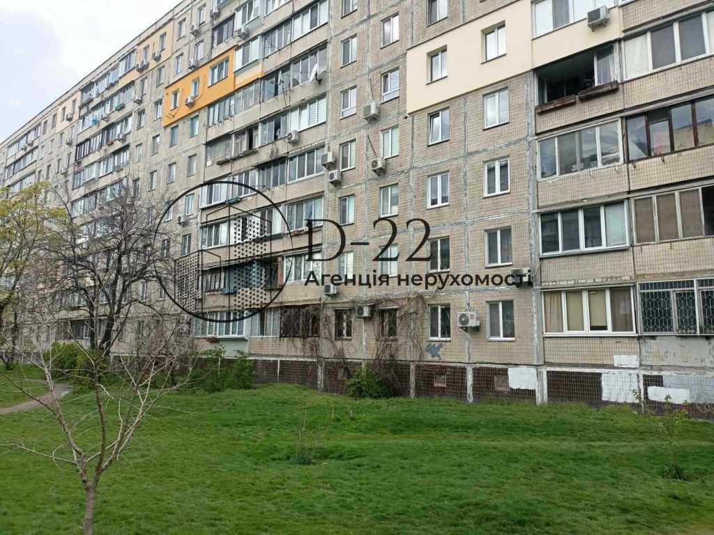 Продаж 3-кімнатної квартири 70.7 м², Йорданська вул., 24