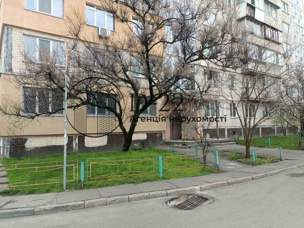 Продаж 3-кімнатної квартири 70.7 м², Йорданська вул., 24