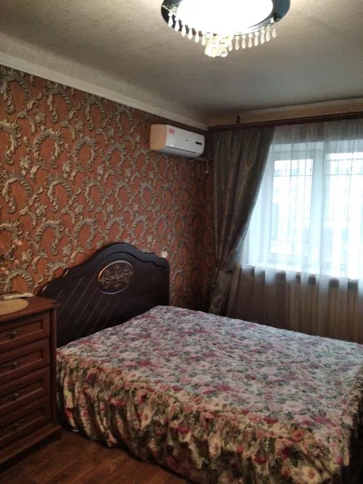 Продаж 1-кімнатної квартири 32 м², Гагаріна просп.