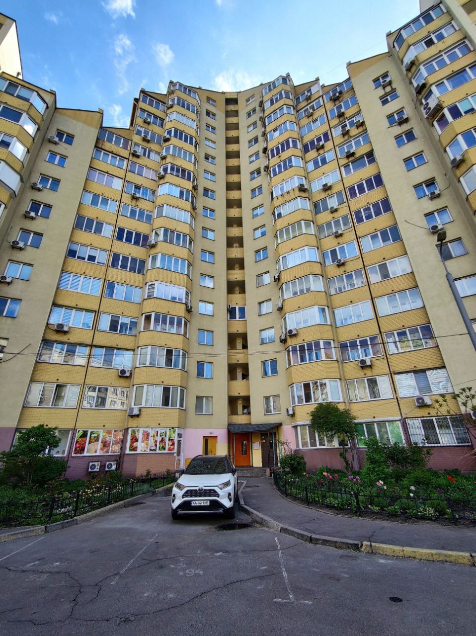 Продажа 2-комнатной квартиры 75 м², Тростянецкая ул., 49