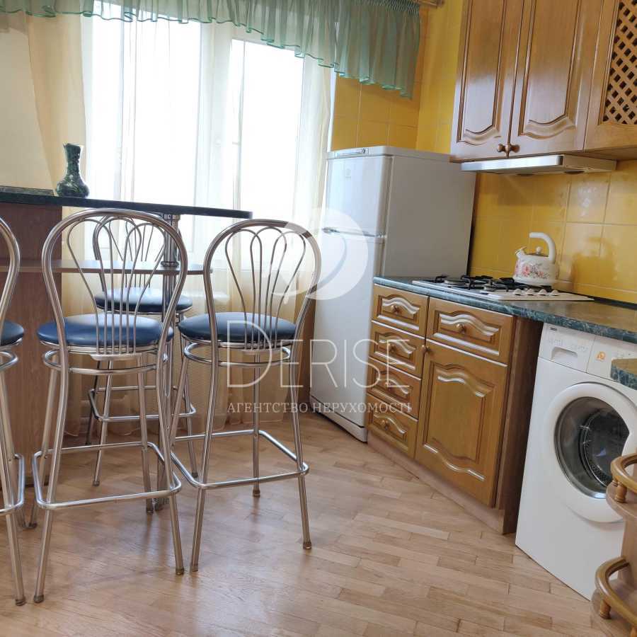 Продажа 2-комнатной квартиры 47 м², Верховного Совета бул., 8/20