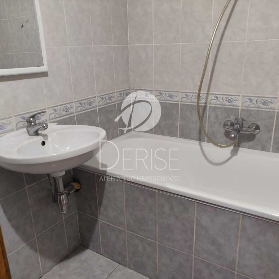 Продажа 2-комнатной квартиры 47 м², Верховного Совета бул., 8/20