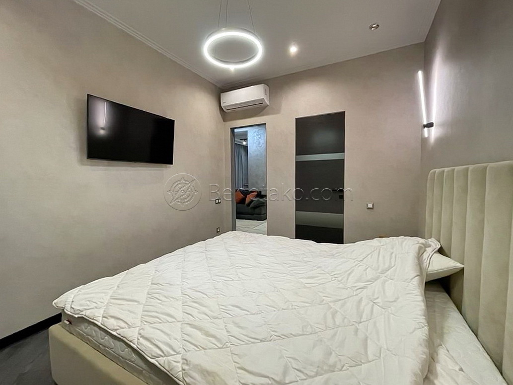 Оренда 4-кімнатної квартири 120 м², Отрадная вул., 13