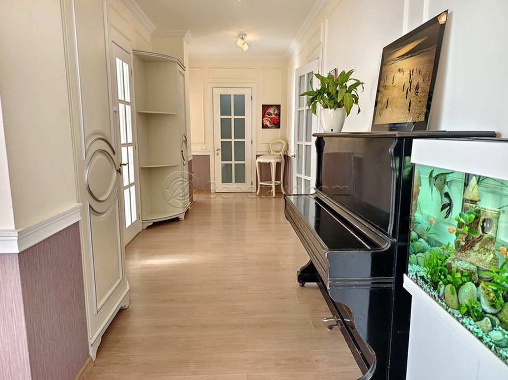 Аренда 3-комнатной квартиры 120 м², Литературная ул., 1А