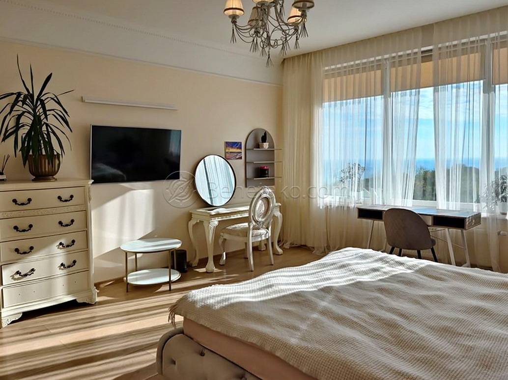 Аренда 3-комнатной квартиры 120 м², Литературная ул., 1А