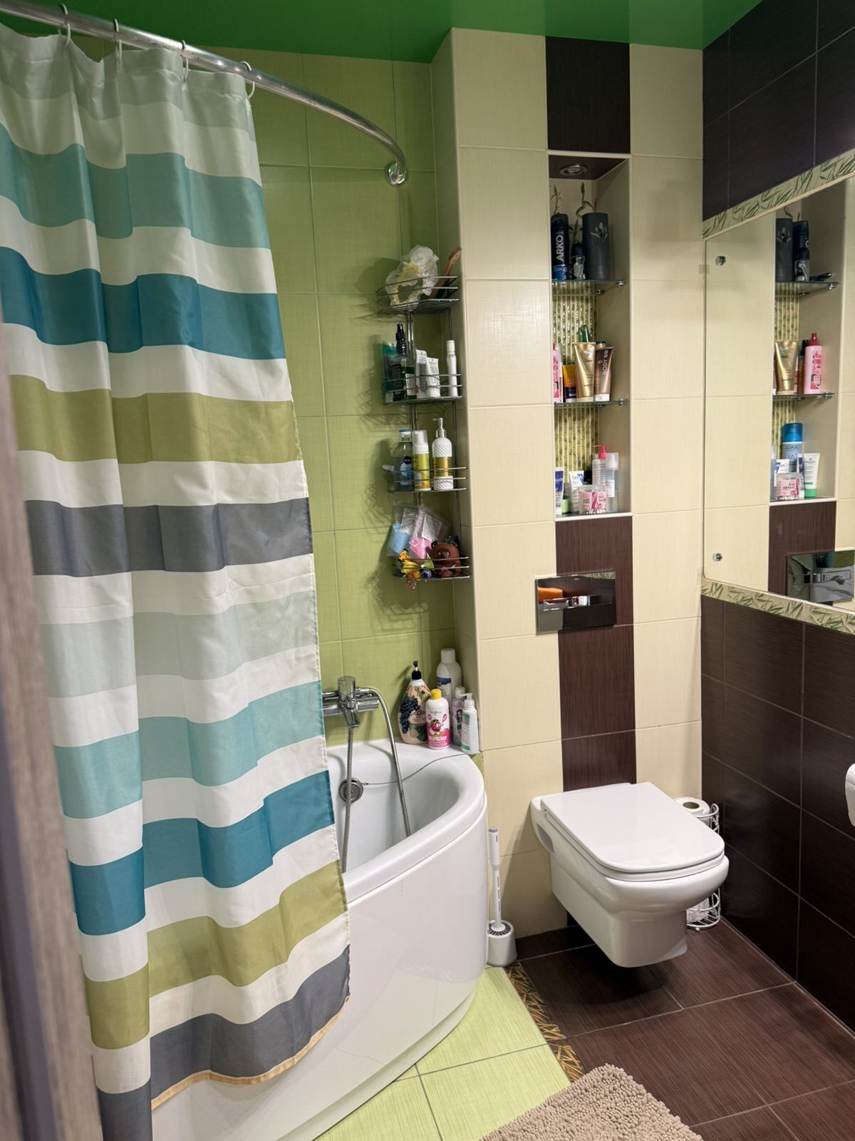 Продаж 3-кімнатної квартири 72 м², Театральна вул.