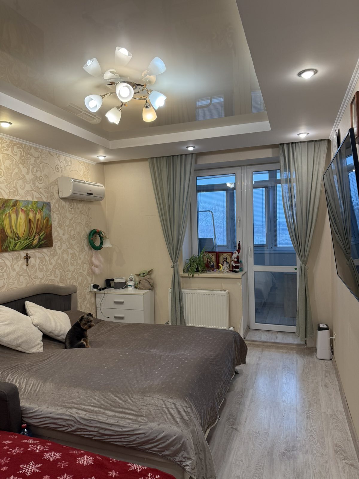 Продаж 3-кімнатної квартири 72 м², Театральна вул.